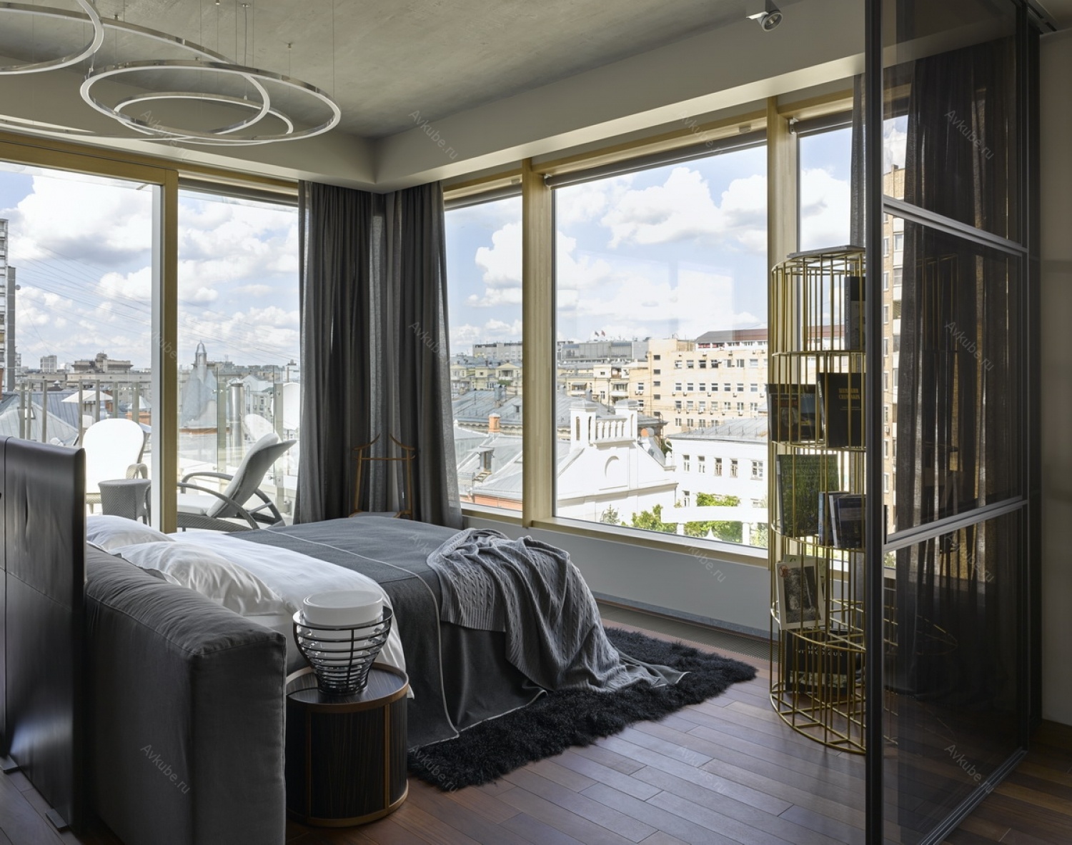 Квартиры на 7 этаже купить. Пентхаус в Москоу Сити. Интерьер с панорамными окнами. Квартира с панорамными окнами. Комната с панора ными окнами.